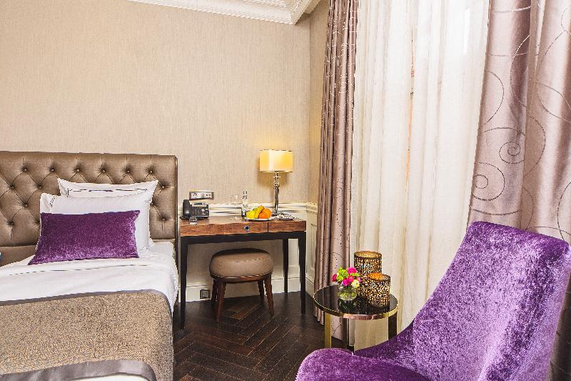 Meroddi La Porta Hotel 2*